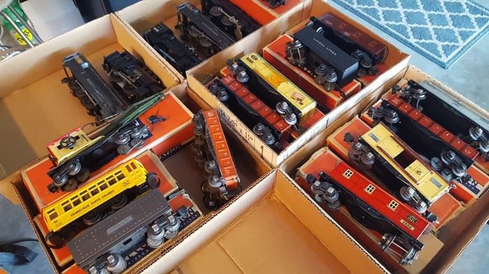 027 Lionel trains, most pristine, most in boxes... also some tin litho Marx 027 trains, also have superclean track, vintage houses, trees...