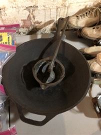 Metal Smelting Pot and Ladle - Large Cast Iron Skillet