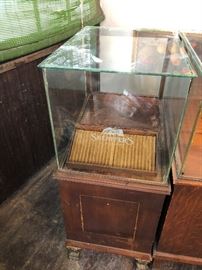 Antique Fountain Pen Display Case