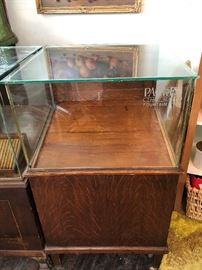 Antique Fountain Pen Display Case