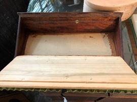 Antique Fountain Pen Display Holder