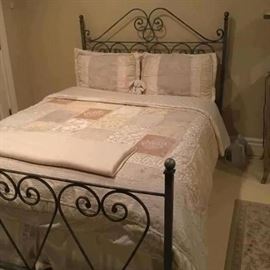 WROUGHT IRON QUEEN BED
