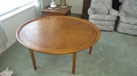 BEAUTIFUL mid century LARGE round coffee table.