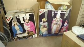 Nativity set mint condition 8 pieces one not showing