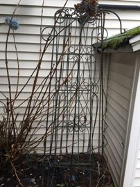 Shepard's Hook, Metal Trellises