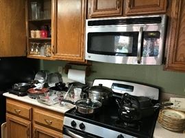 Lots of kitchen items