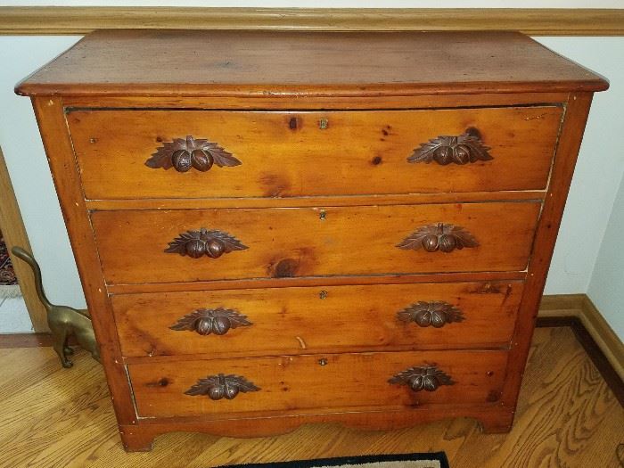 Antique four-drawer chest/dresser