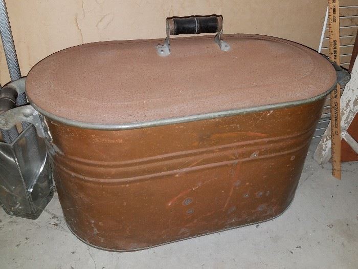 Copper lidded tub