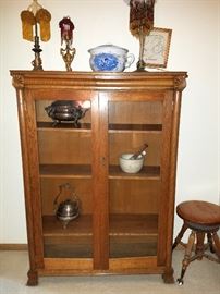Antique bookcase cabinet with 4 shelves
