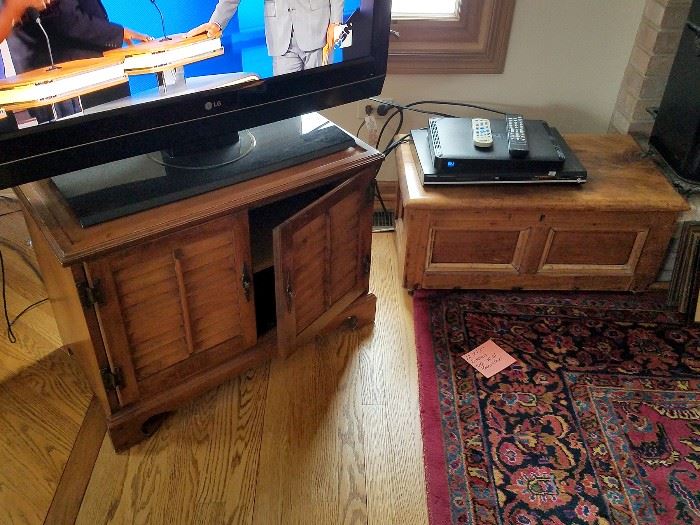 TV cabinet and small wood trunk