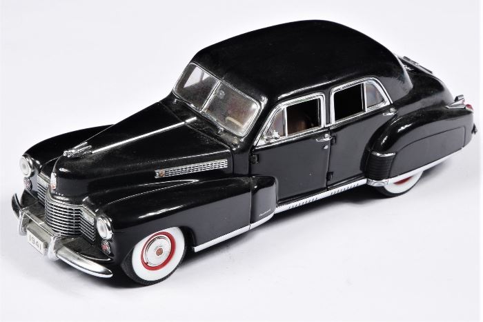 Danbury Mint Fleetwood Series 60 Special Black Die Cast Car