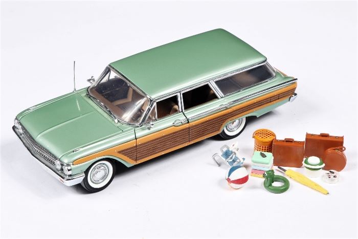 1961 Franklin Mint Ford Country Squire Green Wagon With Accessories