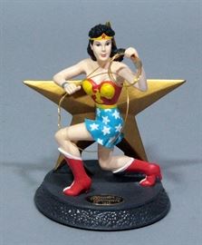 1996 Hallmark DC Superheroes "Wonder Woman 1942" Mini Statue