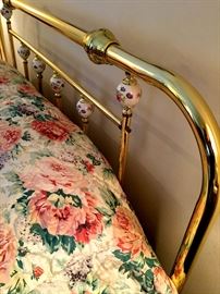 Pretty Newer Brass Bed ~ Queen Size!...
