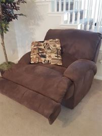 Microfiber Recliner manufactured by Berkline It's in excellent condition and was rarely used.