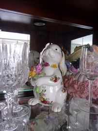 Royal-Albert-Old-Country-Roses bunny/rabbit
 
