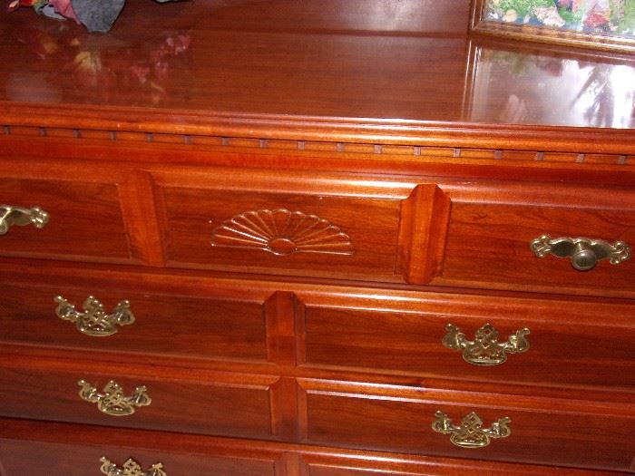 Queen Anne chest of drawers with Mirror