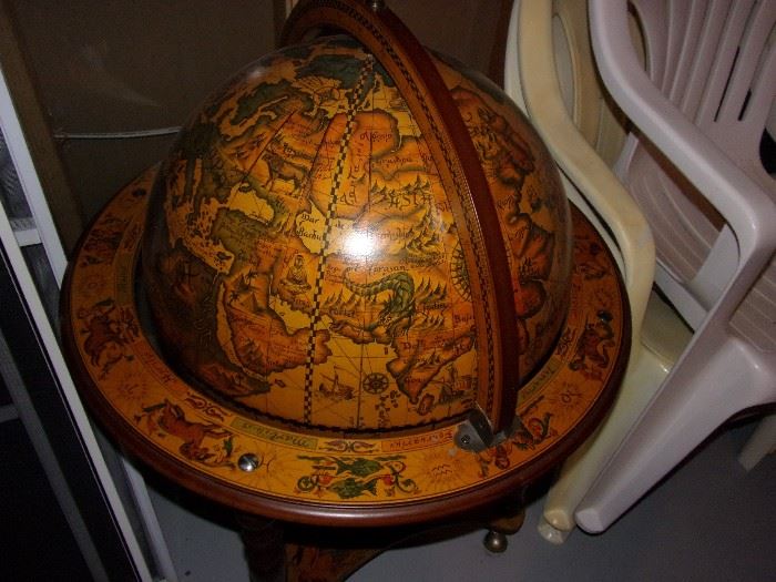 Old Italian Style Globe/Map Mini Bar - Wine, Liquor Cabinet Storage Stand LARGE