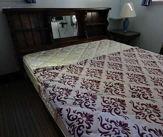 KING SIZE BED SET, INCLUDES PEDISTAL FRAME AND HEADBOARD