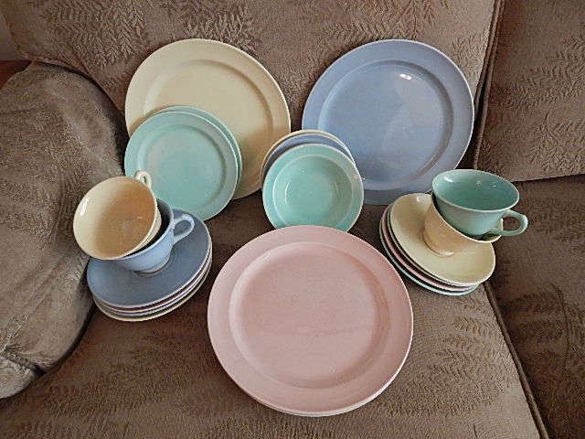 LU-RAY USA VINTAGE DINNERWARE PIECES. ITEMS WILL BE SOLD SEPERATELY.