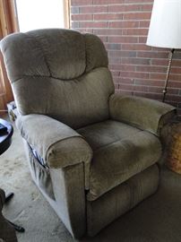 Lazy Boy Luxury Lift chair
