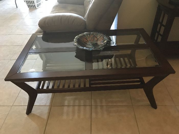 Coffee table with matching in table