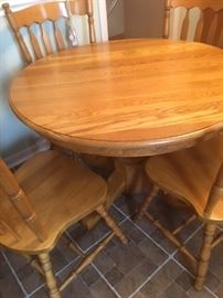 42" round maple kitchen table with 4 chairs