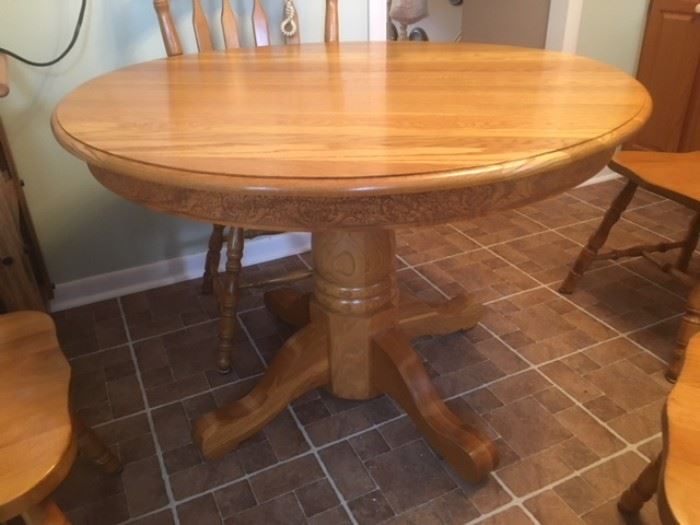 42" round maple kitchen table with 4 chairs