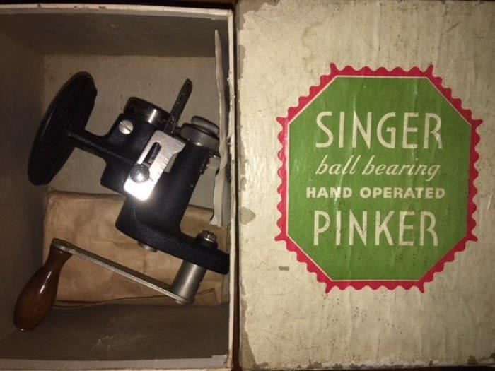 Vintage SINGER pinker