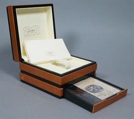 Lot 118 GLASHUTTE ORIGINAL Senator Watch Box. Hinged wood