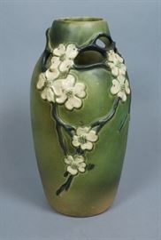 Lot 141 Lg ROSEVILLE Dogwood II Vase. Green body with whi