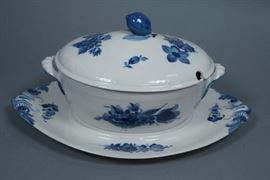 Lot 151 ROYAL COPENHAGEN Covered Tureen with underplate. 