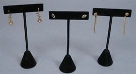 Lot 185 3pr 14K Gold Earrings. Vintage earrings with flor