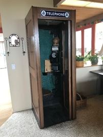 1930's working telephone booth with working telephone!