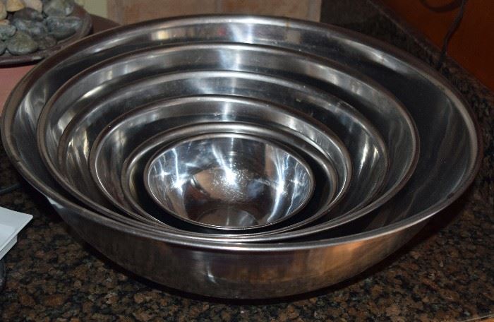 Large to Small nesting Stainless mixing bowls