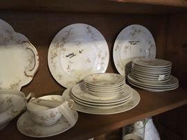 HAVILLAND LUCILLE CHINA - LIMOGES OF COURSE