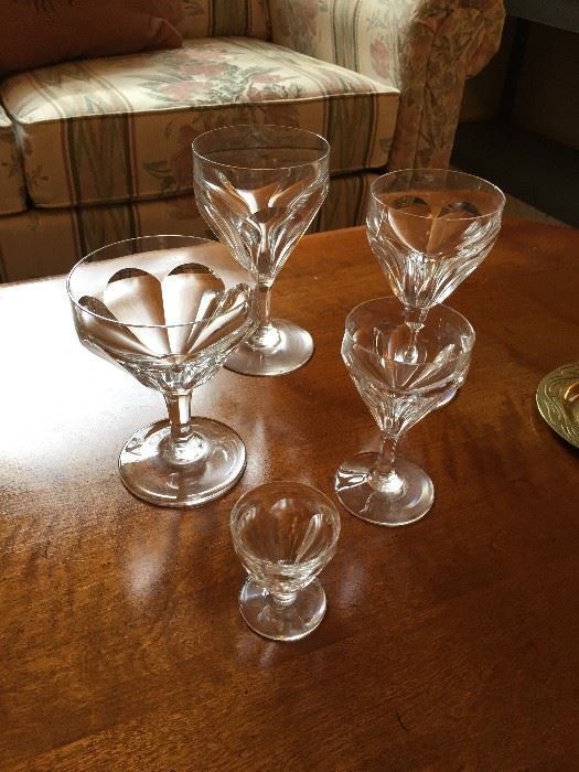 Baccarat Stemware.    Bretagne Pattern - Discontinued.  We have 10 white wines, 5 red wines, 12 champagnes, 10 sherrys, 5 cordials.    The above number are PERFECT glasses - there are other glasses that have rim nips - some of these glasses can be repaired - those glasses are not included in the numbers above.  He have a name of who can help you with this.