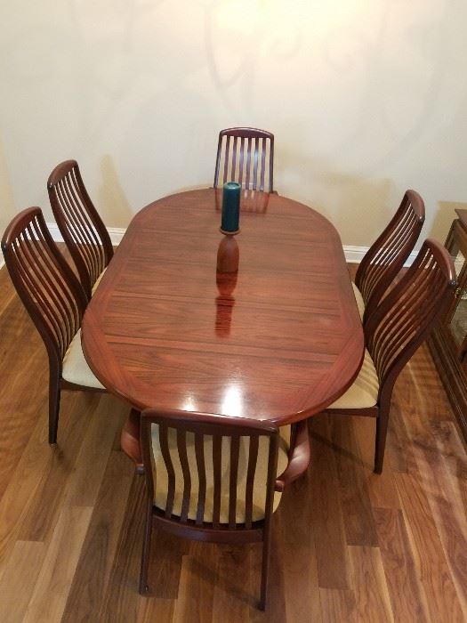 Danish Rosewood Dining Table with Six Chairs.