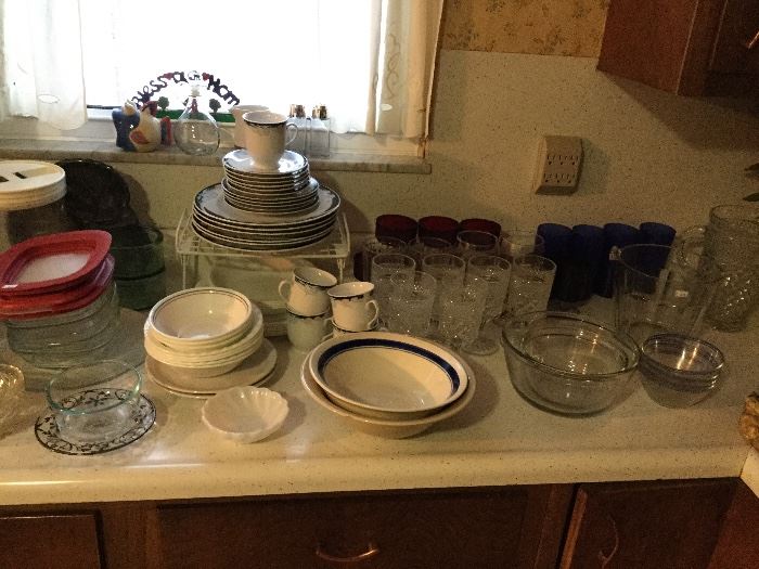 more kitchen and dishware