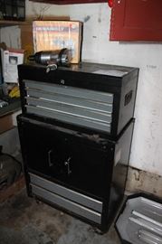 Rolling tool chest