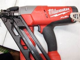 Milwaukee M18 Fuel Nail Gun