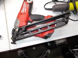 Milwaukee M18 Fuel Nail Gun