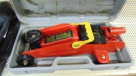 2 ton floor jack in hard case