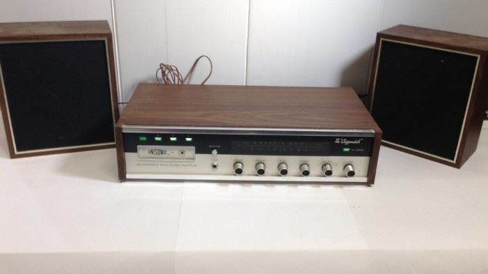 Unisonic Vintage 8 Track player FM stereo The "Chippendale"