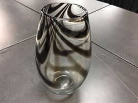 Black swirl glass vase