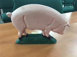 Pig door stop