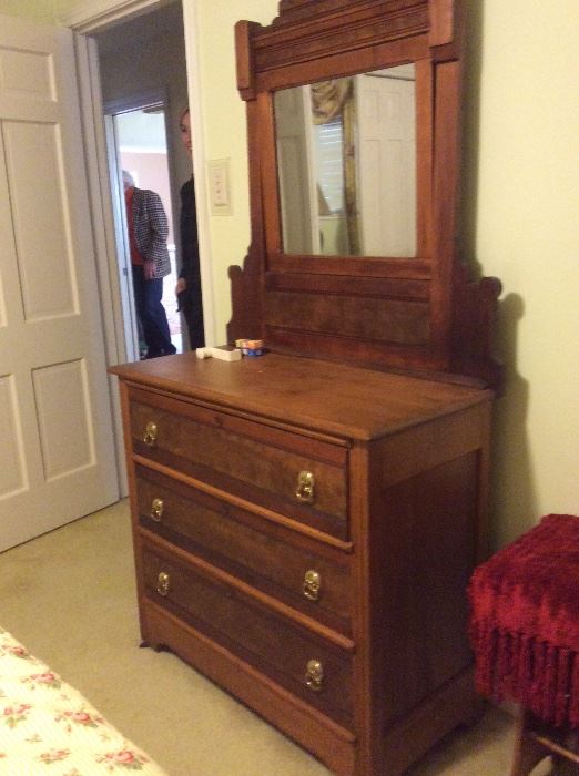 Gorgeous oak 3 drawer dresser with mirror