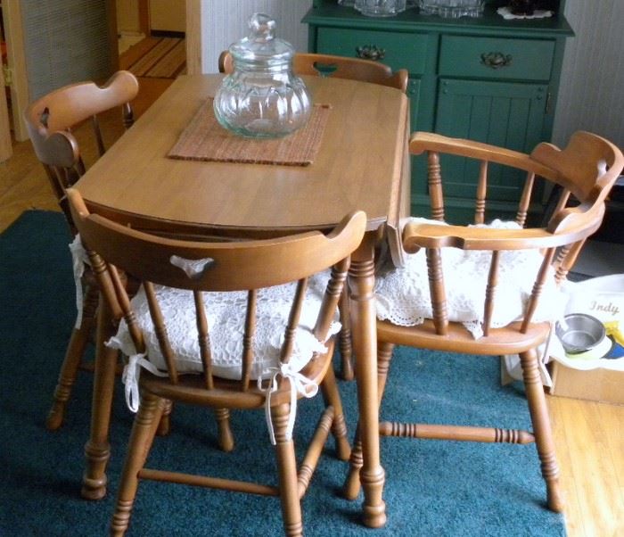 Dinette Table & Chairs 