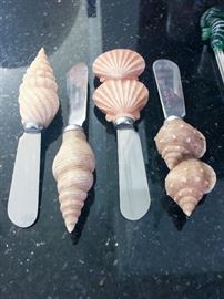 Seashell handle butter/cheese knives