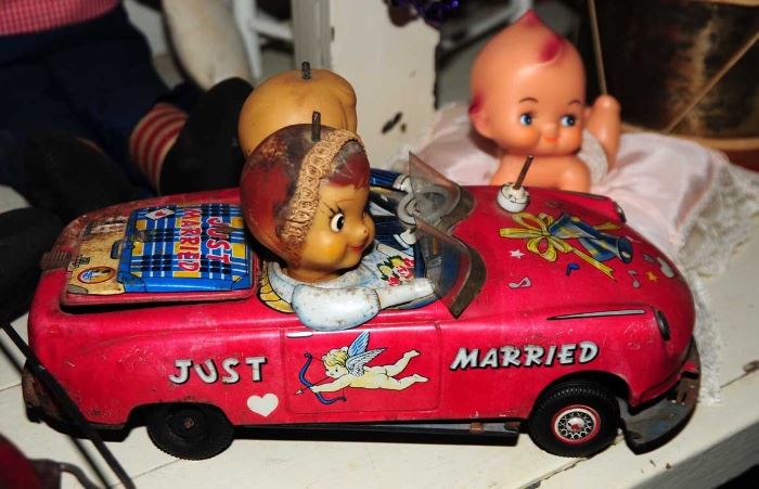 1950s "Just Married" battery operated tin car (Japan)